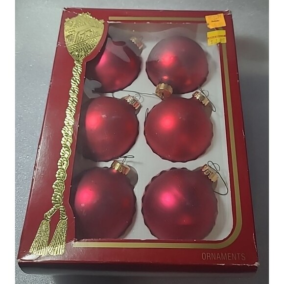 Lot of 6 Vintage Red Ball Christmas Ornaments The Victoria Collection glass. - Picture 2 of 5